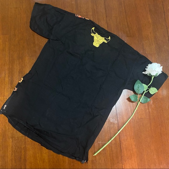 EK Kistens Men’s black shirt S/M Bulls on fire with chains - Picture 6 of 8